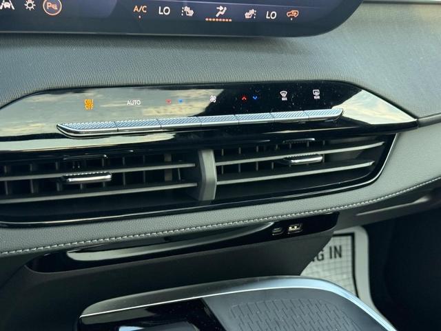 2026 Buick Enclave Vehicle Photo in COLUMBIA, MO 65203-3903
