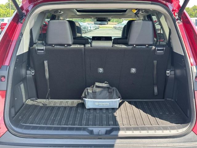 2025 Toyota Grand Highlander Vehicle Photo in COLUMBIA, MO 65203-3903