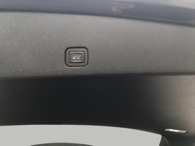 2025 Cadillac XT6 Vehicle Photo in GREEN BAY, WI 54303-3330