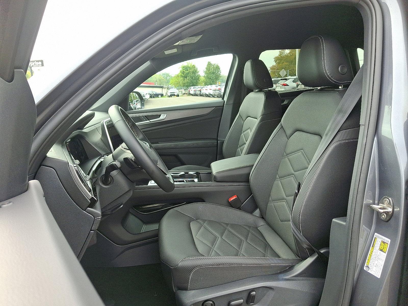 2025 Volkswagen Atlas Cross Sport Vehicle Photo in Trevose, PA 19053