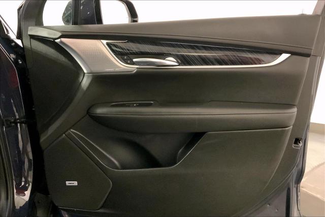 2025 Cadillac XT6 Vehicle Photo in INDEPENDENCE, MO 64055-1314