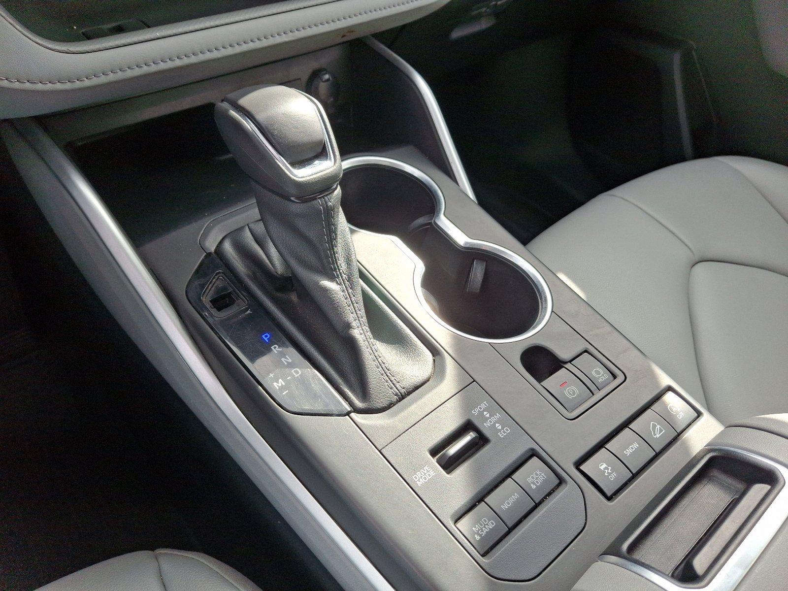 2022 Toyota Highlander Vehicle Photo in Trevose, PA 19053