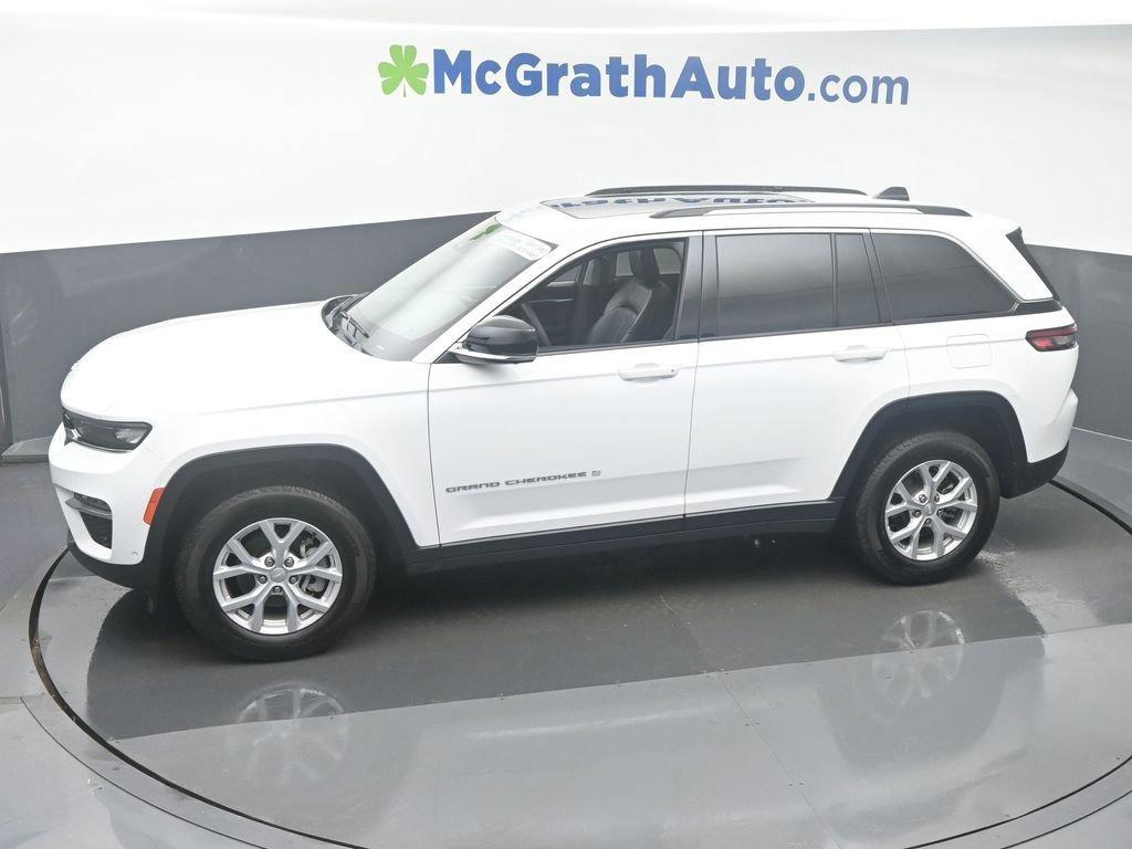 2023 Jeep Grand Cherokee Vehicle Photo in Cedar Rapids, IA 52402