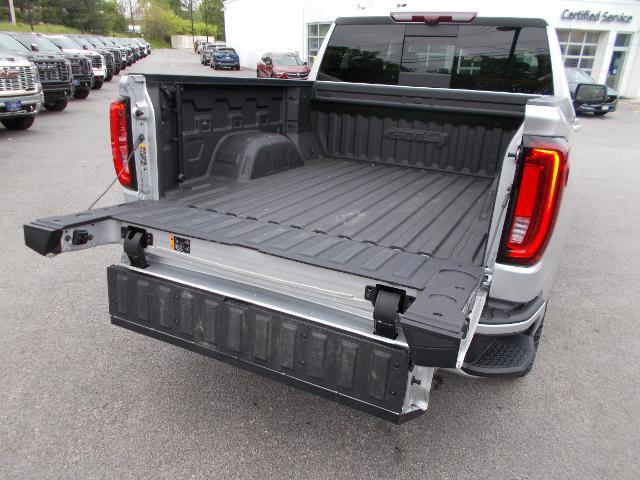 2022 GMC Sierra 1500 Vehicle Photo in LOWELL, MA 01852-4336