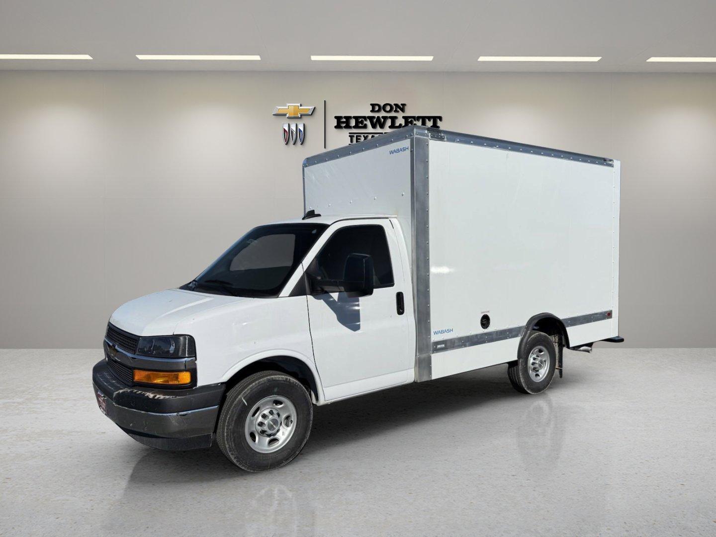 2024 Chevrolet Express Cutaway 3500 Vehicle Photo in GEORGETOWN, TX 78626-7508