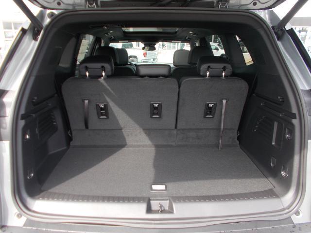 2025 GMC Acadia Vehicle Photo in LOWELL, MA 01852-4336