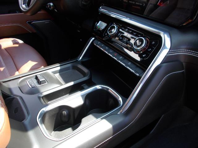 2024 GMC Sierra 3500 HD Vehicle Photo in LOWELL, MA 01852-4336