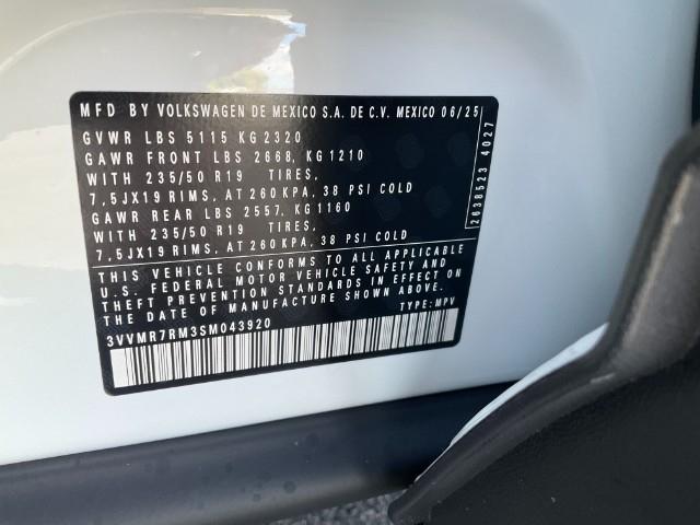 2025 Volkswagen Tiguan Vehicle Photo in Oshkosh, WI 54904