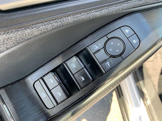 2022 Nissan Rogue Vehicle Photo in MOON TOWNSHIP, PA 15108-2571