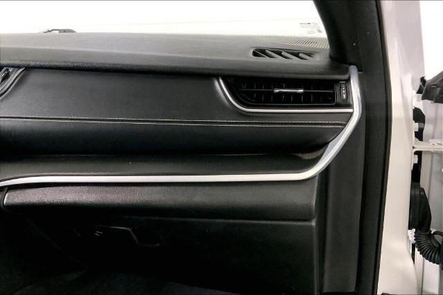 2024 Jeep Grand Cherokee L Vehicle Photo in Kansas City, MO 64114