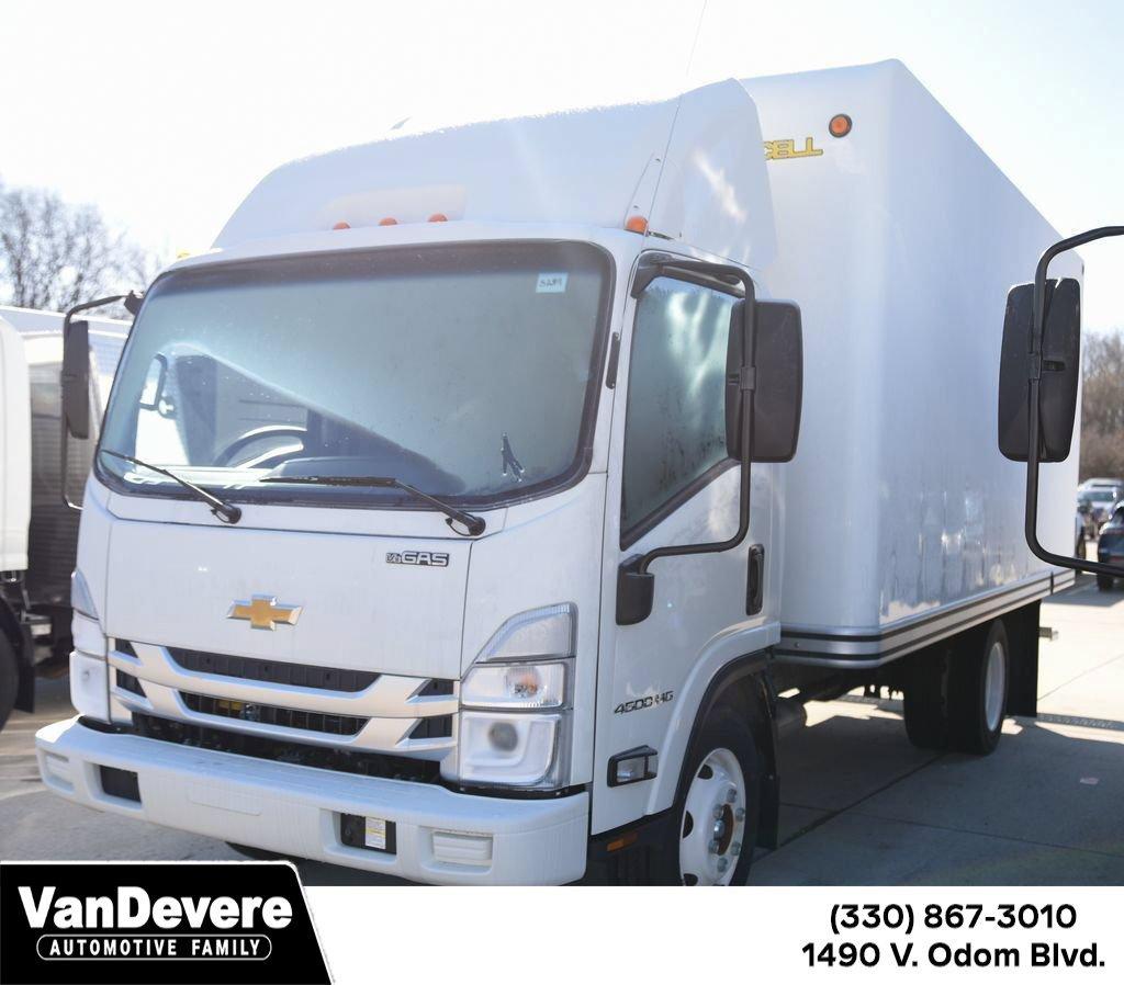 2025 Chevrolet Low Cab Forward 4500 HG Vehicle Photo in AKRON, OH 44320-4088