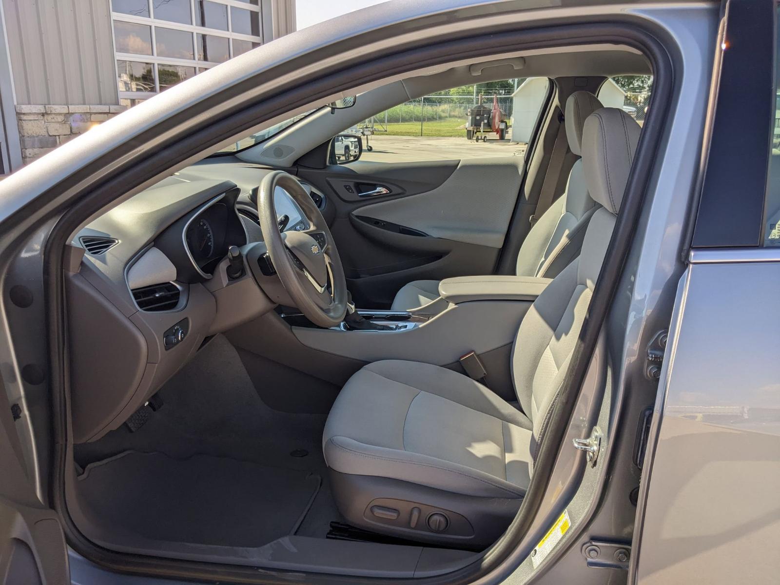 2023 Chevrolet Malibu Vehicle Photo in Seguin, TX 78155