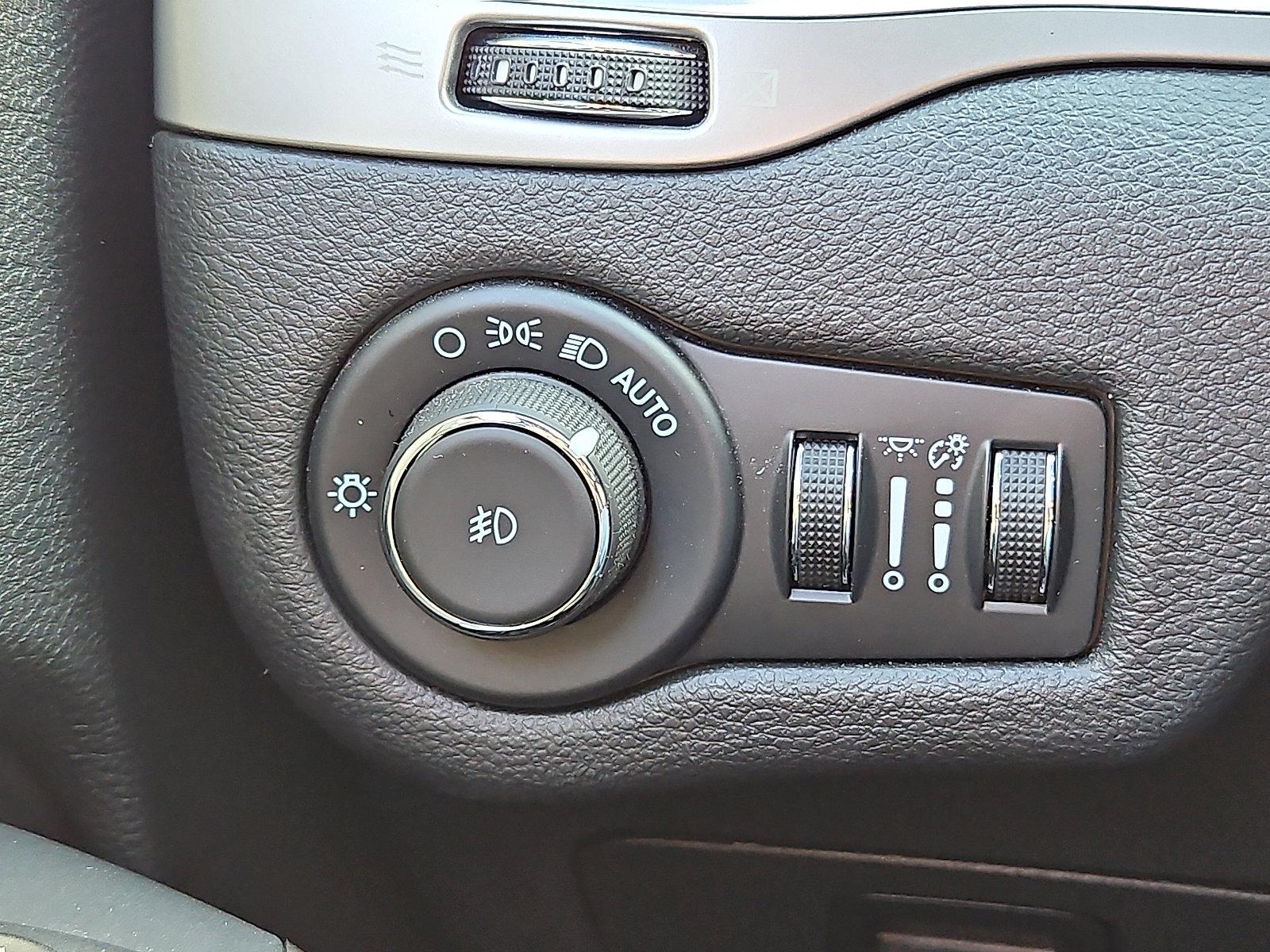 2021 Jeep Cherokee Vehicle Photo in Trevose, PA 19053