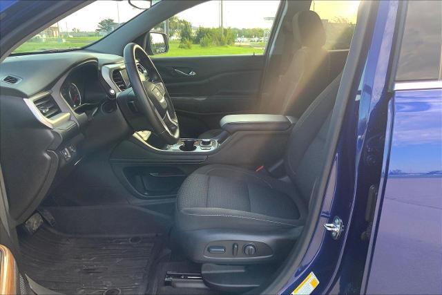 2023 GMC Acadia Vehicle Photo in TOPEKA, KS 66609-0000