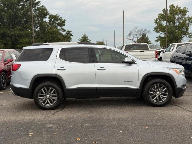 2017 GMC Acadia Vehicle Photo in COLUMBIA, MO 65203-3903
