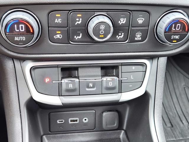 2024 GMC Terrain Vehicle Photo in DENTON, TX 76210-9321