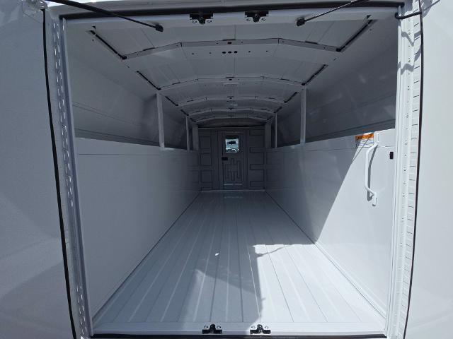 2025 Chevrolet Express Commercial Cutaway Vehicle Photo in INDEPENDENCE, MO 64055-1314