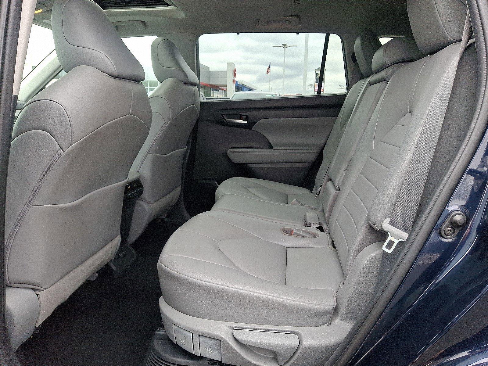 2020 Toyota Highlander Vehicle Photo in Harrisburg, PA 17111