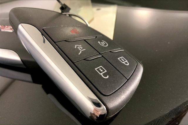 2025 GMC Acadia Vehicle Photo in KANSAS CITY, MO 64114-4502