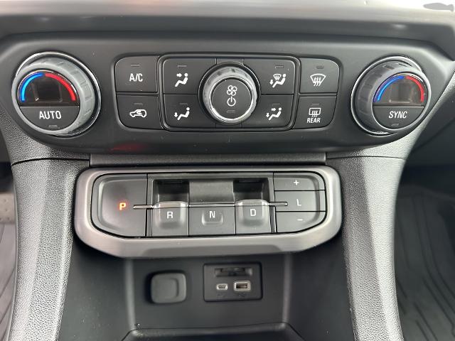 2023 GMC Acadia Vehicle Photo in MANITOWOC, WI 54220-5838