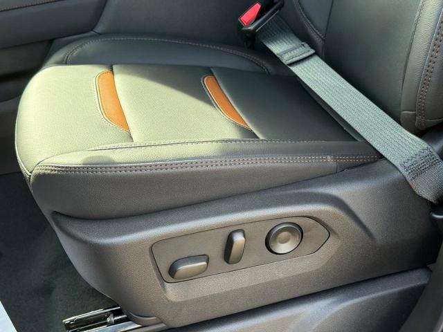 2025 GMC Sierra 2500 HD Vehicle Photo in COLUMBIA, MO 65203-3903