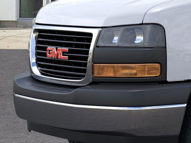 2025 GMC Savana Cutaway 3500 Vehicle Photo in DANBURY, CT 06810-5034
