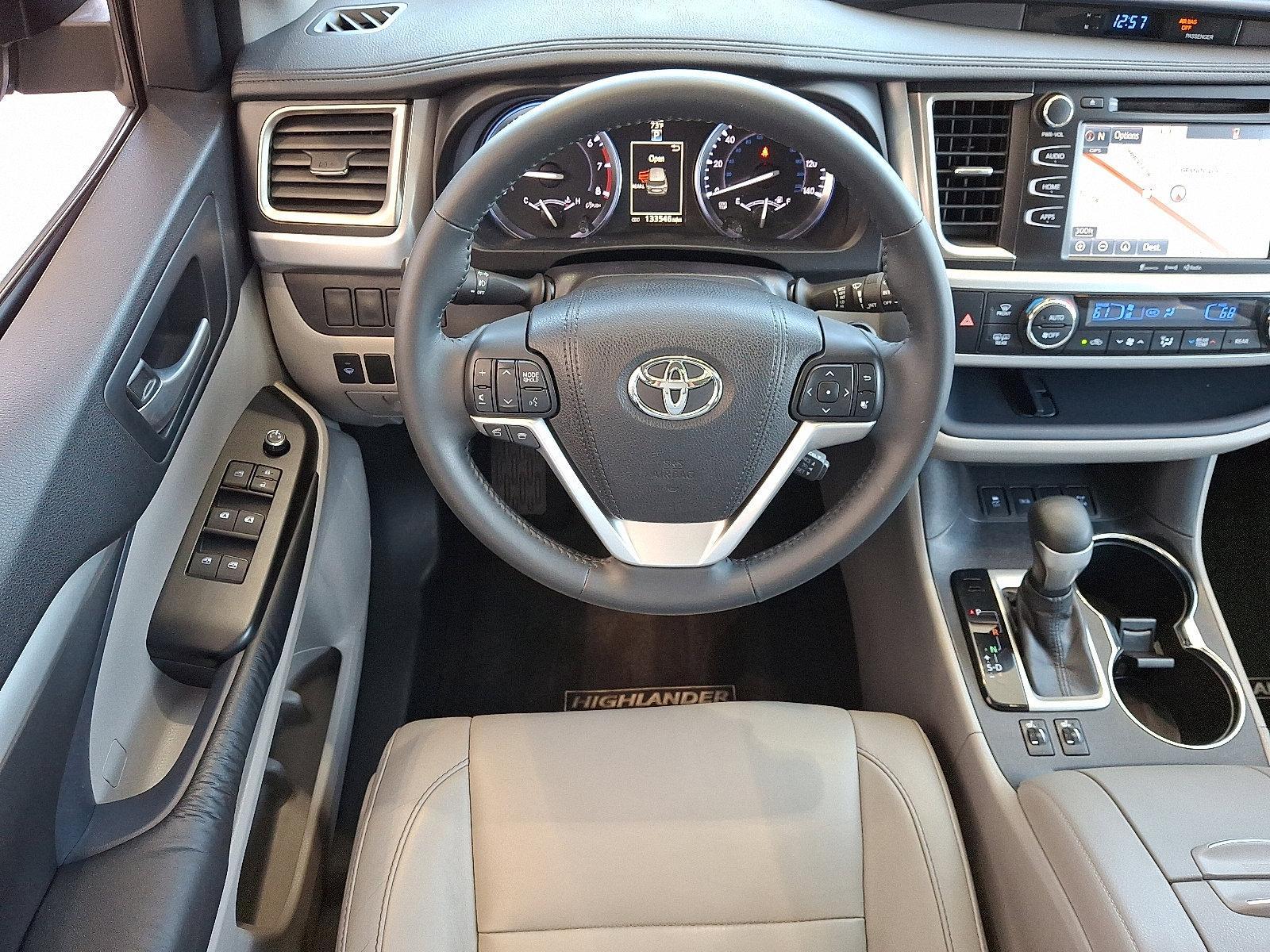 2016 Toyota Highlander Vehicle Photo in Lancaster, PA 17601