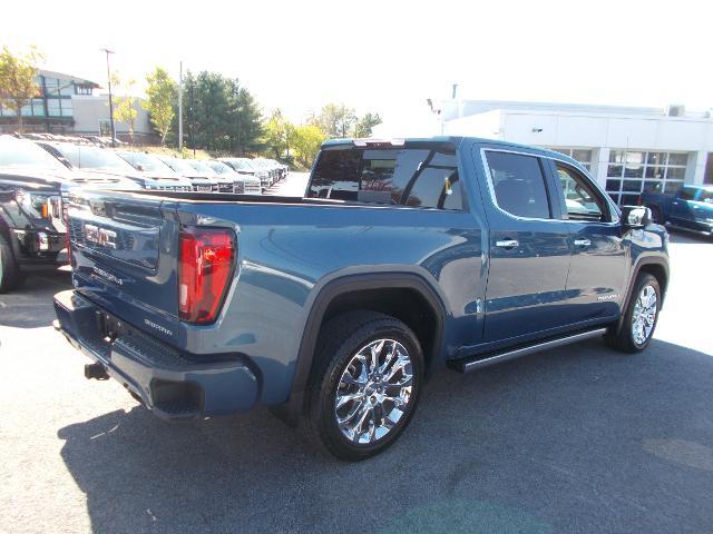 2024 GMC Sierra 1500 Vehicle Photo in LOWELL, MA 01852-4336