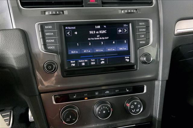 2017 Volkswagen Golf Alltrack Vehicle Photo in INDEPENDENCE, MO 64055-1377