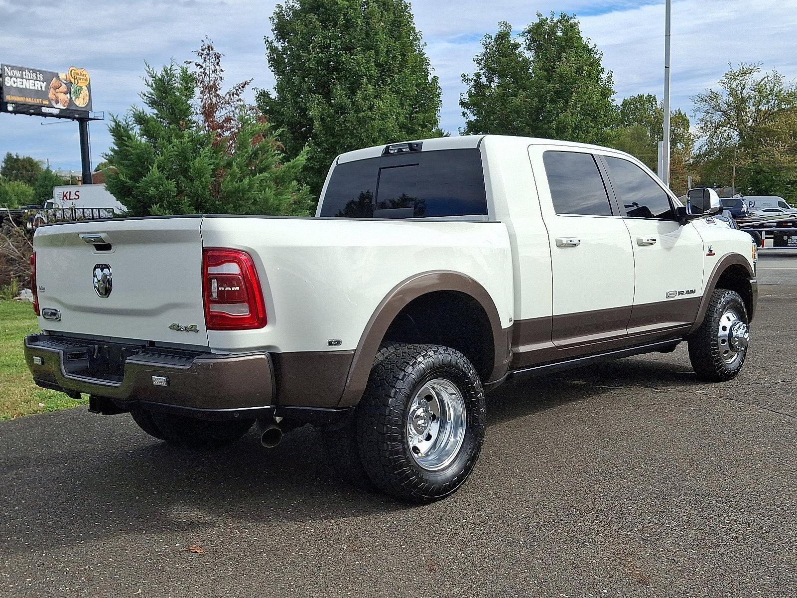 2022 Ram 3500 Vehicle Photo in Trevose, PA 19053