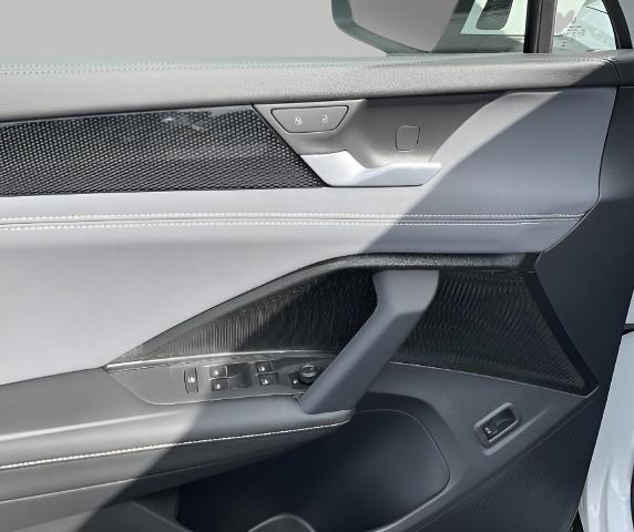 2025 Volkswagen Tiguan Vehicle Photo in Oshkosh, WI 54904