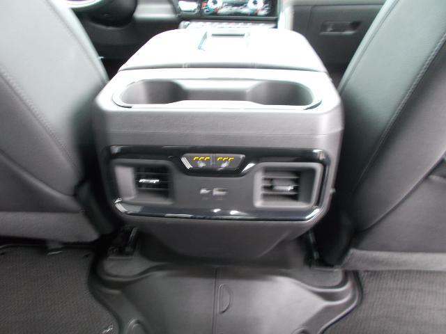 2022 GMC Sierra 1500 Vehicle Photo in LOWELL, MA 01852-4336