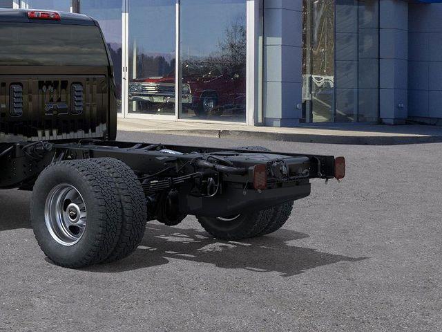 2025 Chevrolet Silverado 3500 HD Chassis Cab Vehicle Photo in DANBURY, CT 06810-5034