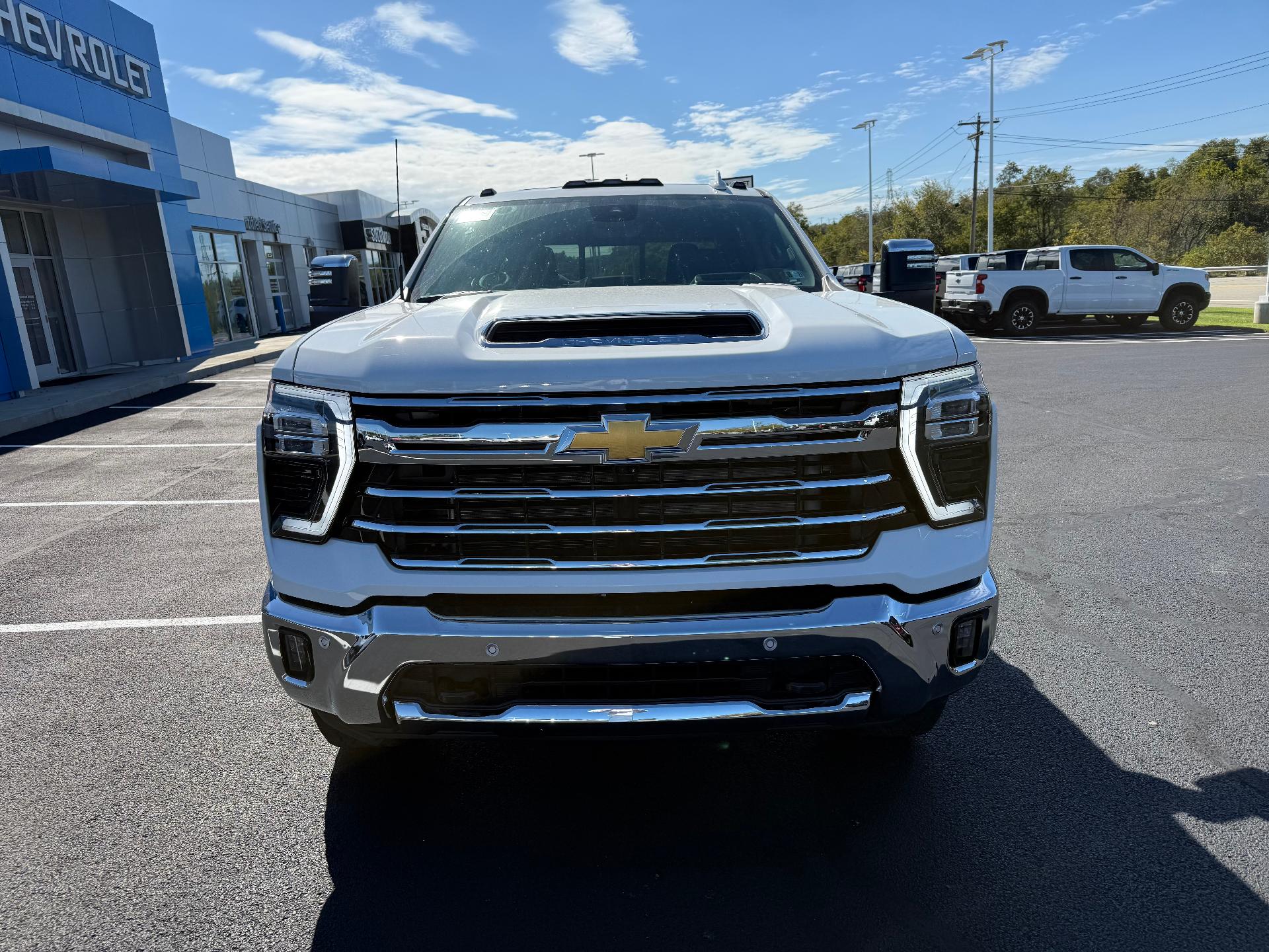 2026 Chevrolet Silverado 2500 HD photo 8 of 21
