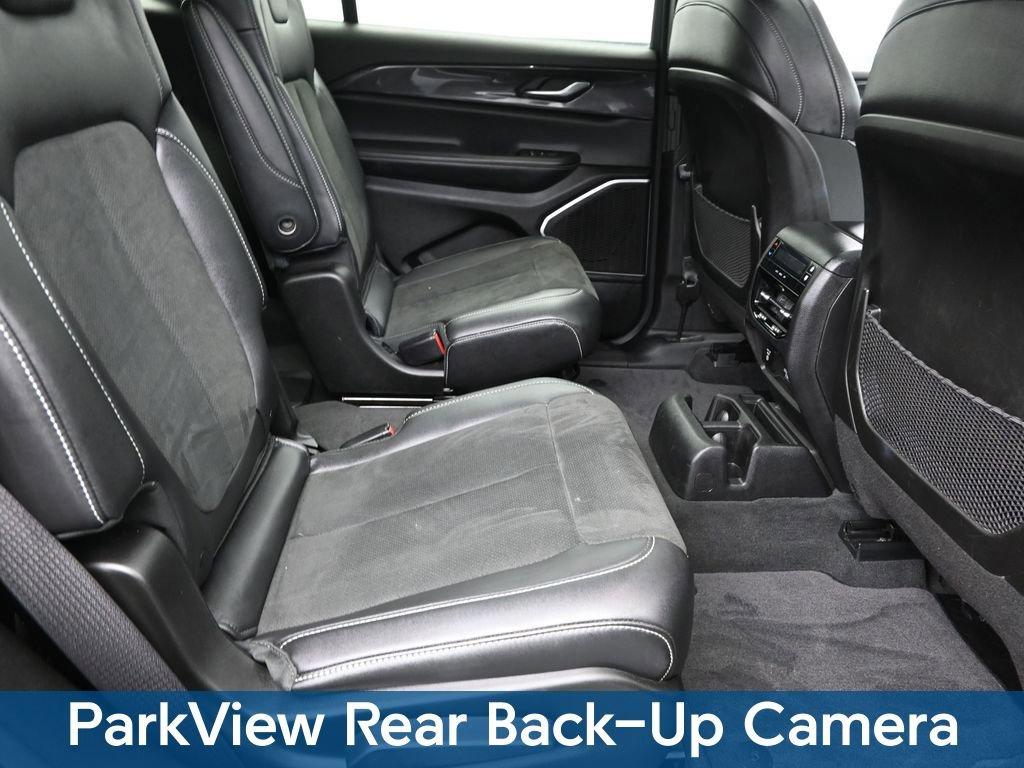 2022 Jeep Grand Cherokee L Vehicle Photo in Cedar Rapids, IA 52402