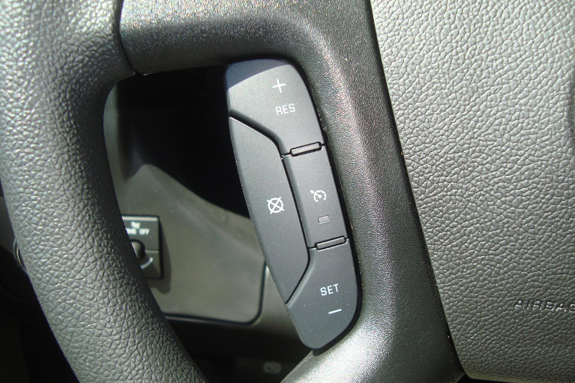 2025 GMC Savana Commercial Cutaway Vehicle Photo in PORTSMOUTH, NH 03801-4196