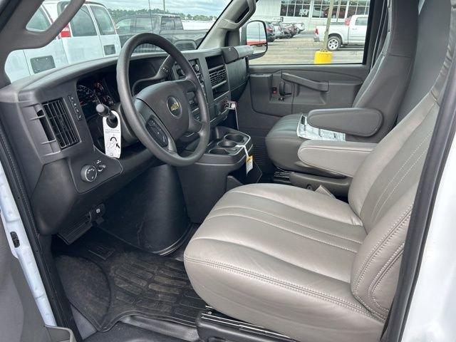 2025 Chevrolet Express Cargo 2500 Vehicle Photo in SAINT CLAIRSVILLE, OH 43950-8512
