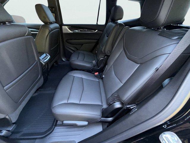 2025 Cadillac XT6 Vehicle Photo in LEOMINSTER, MA 01453-2952
