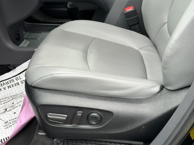 2022 Toyota Sienna Vehicle Photo in COLUMBIA, MO 65203-3903