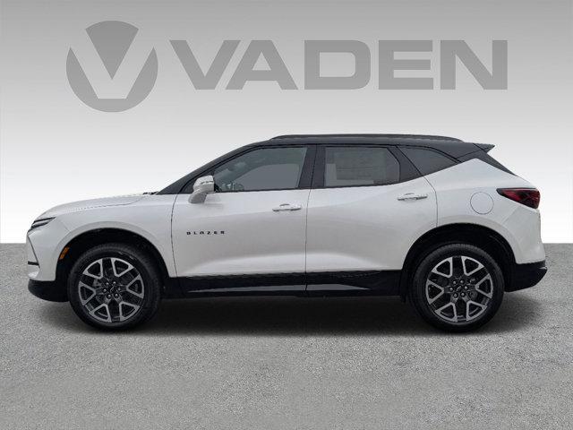2025 Chevrolet Blazer Vehicle Photo in BRUNSWICK, GA 31525-1881