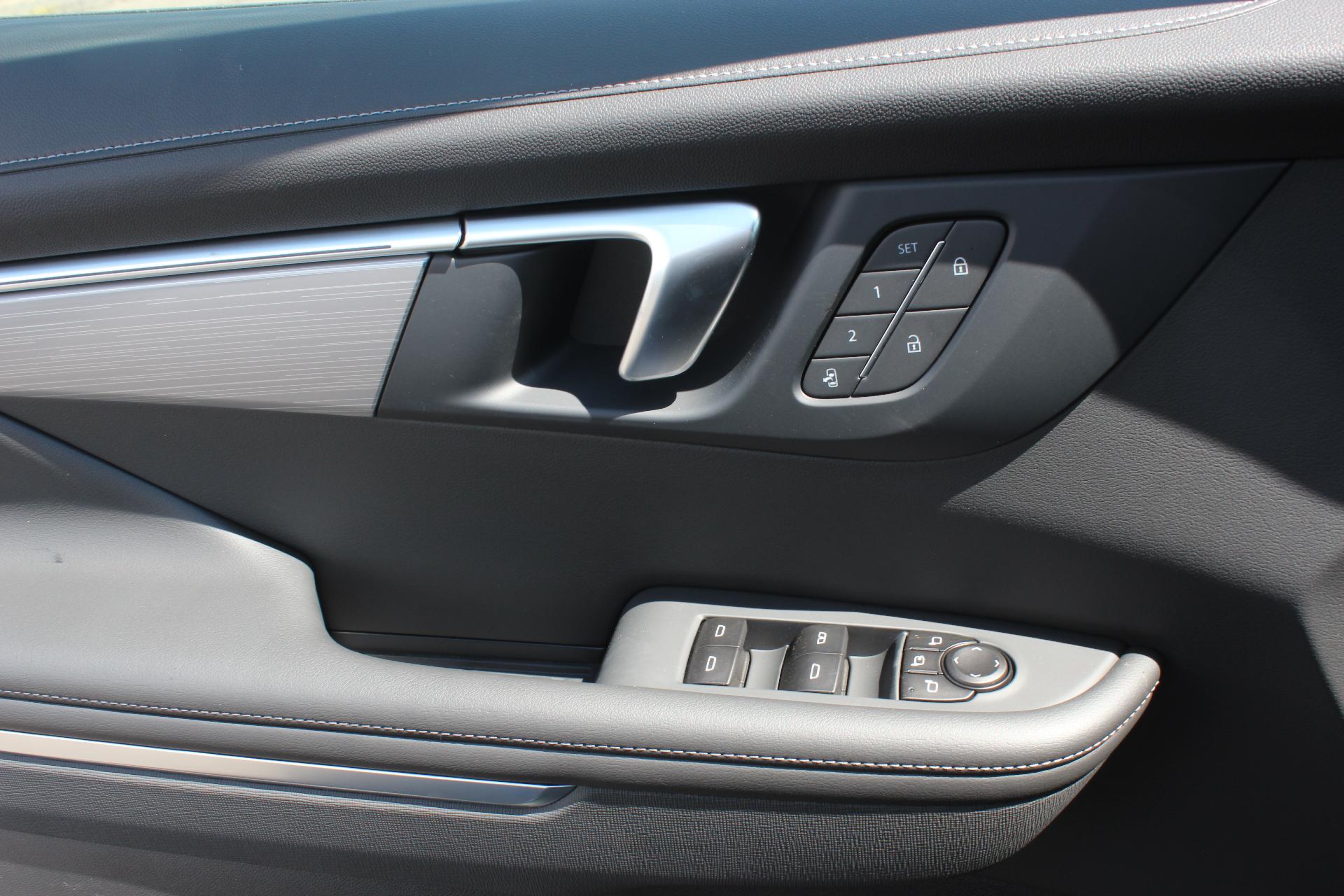 2026 Buick Enclave Vehicle Photo in AURORA, CO 80012-4011