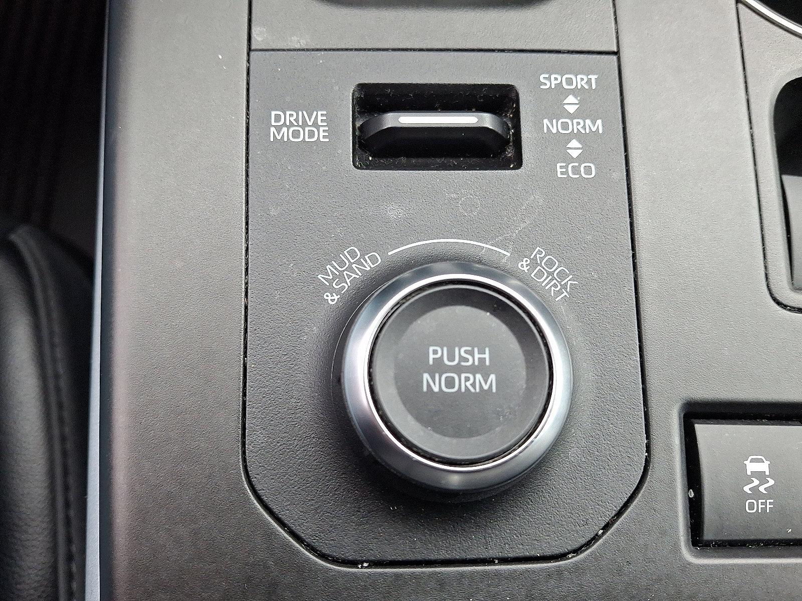 2022 Toyota Highlander Vehicle Photo in BETHLEHEM, PA 18017-9401