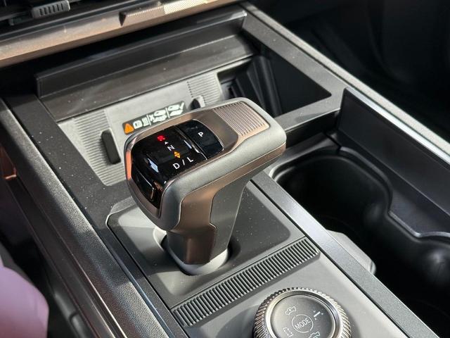 2025 GMC HUMMER EV Pickup Vehicle Photo in COLUMBIA, MO 65203-3903