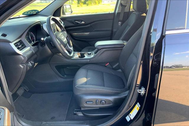 2022 GMC Acadia Vehicle Photo in TOPEKA, KS 66609-0000