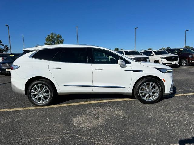 2023 Buick Enclave Vehicle Photo in COLUMBIA, MO 65203-3903