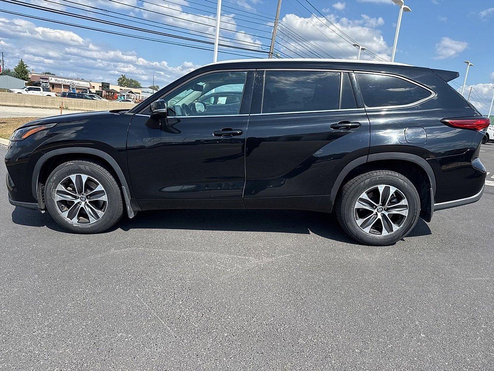 2022 Toyota Highlander Vehicle Photo in Harrisburg, PA 17111
