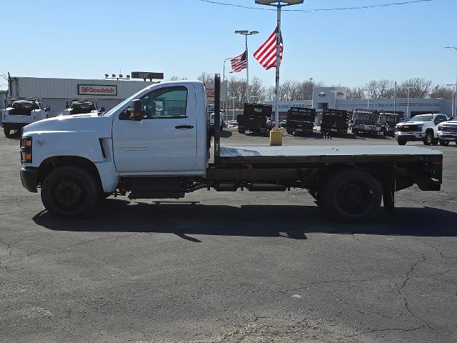 2024 Chevrolet Silverado Chassis Cab Vehicle Photo in INDEPENDENCE, MO 64055-1314
