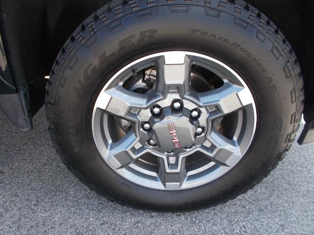 2025 GMC Sierra 2500 HD Vehicle Photo in LOWELL, MA 01852-4336