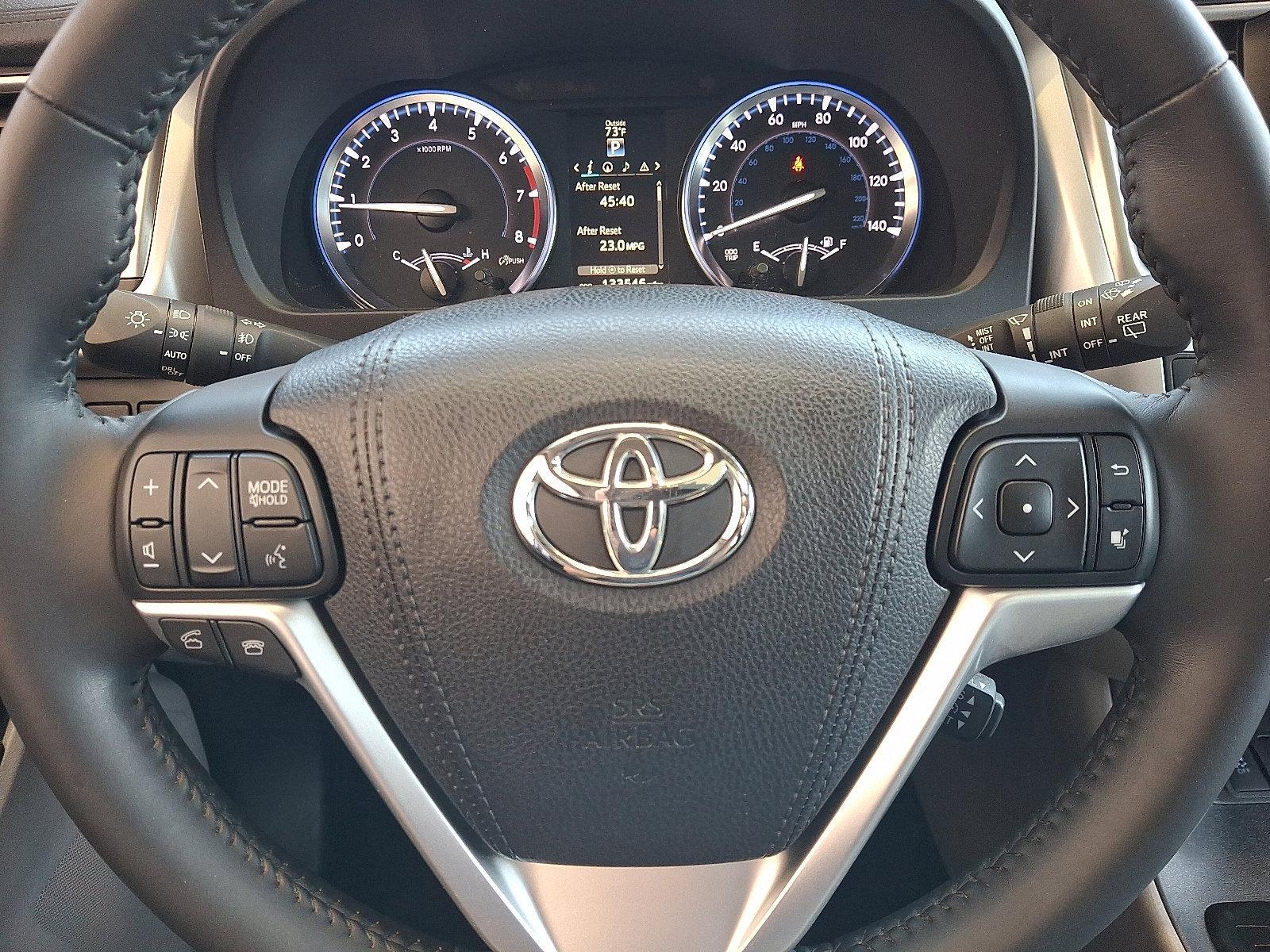 2016 Toyota Highlander Vehicle Photo in Lancaster, PA 17601