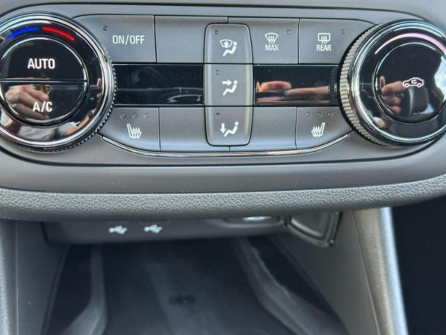 2026 Buick Envista Vehicle Photo in COLUMBIA, MO 65203-3903